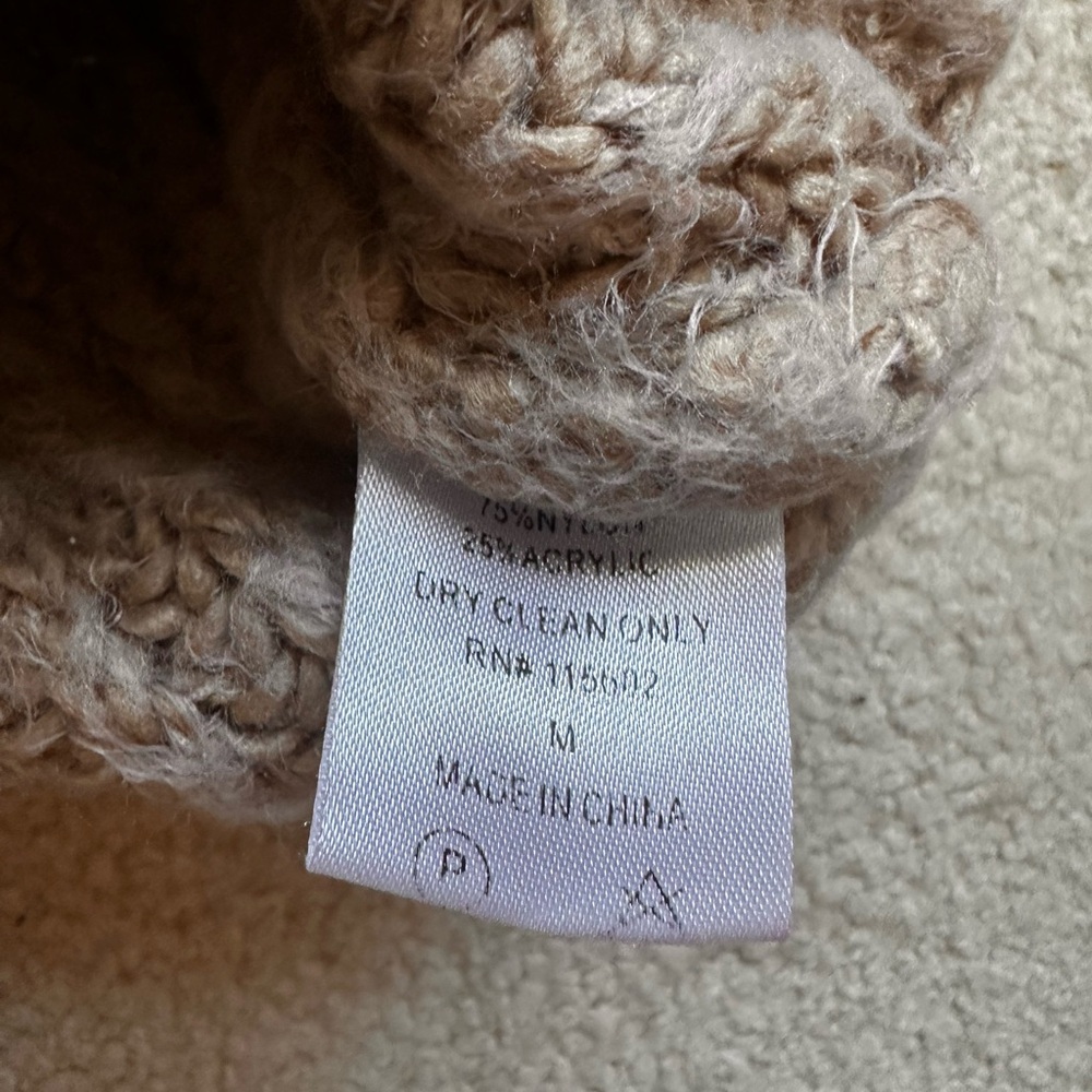 Lush Medium Textured Knit Teddy Bear Brown Sweater 🧸 - Picture 5 of 5